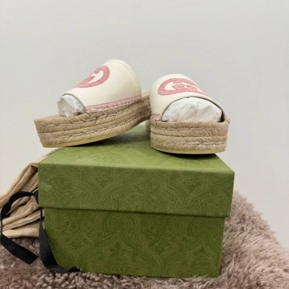 Gucci Women's Interlocking G Espadrille Sandal - Picture 2 of 4